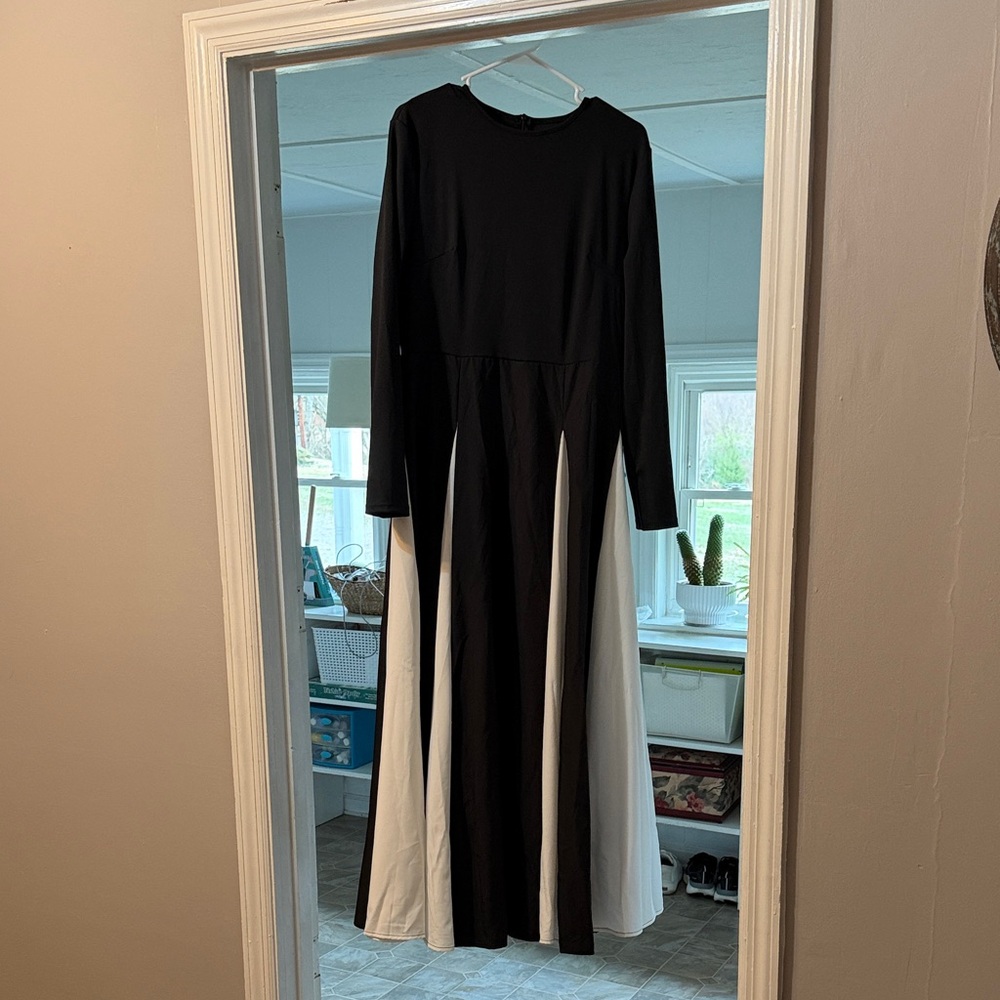 Chic Long Sleeve Black and White Dress